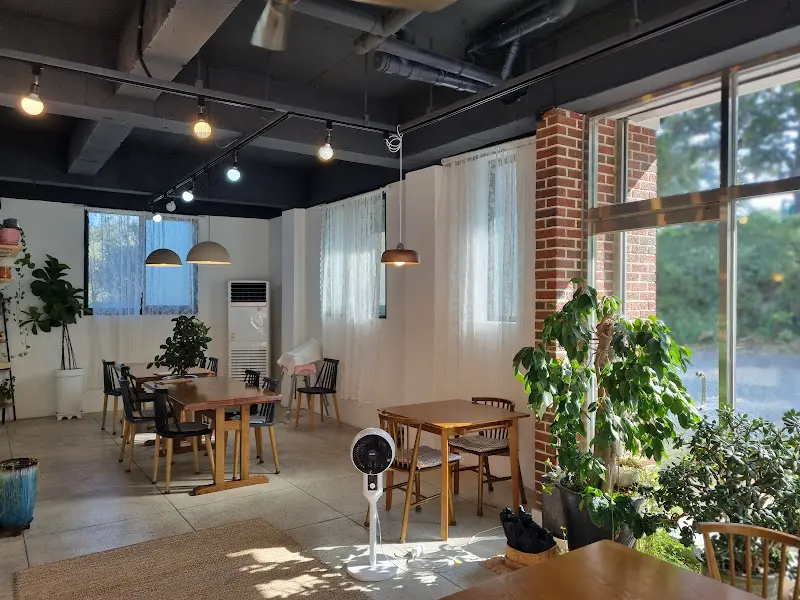 디긴 레스토랑 내부 전경