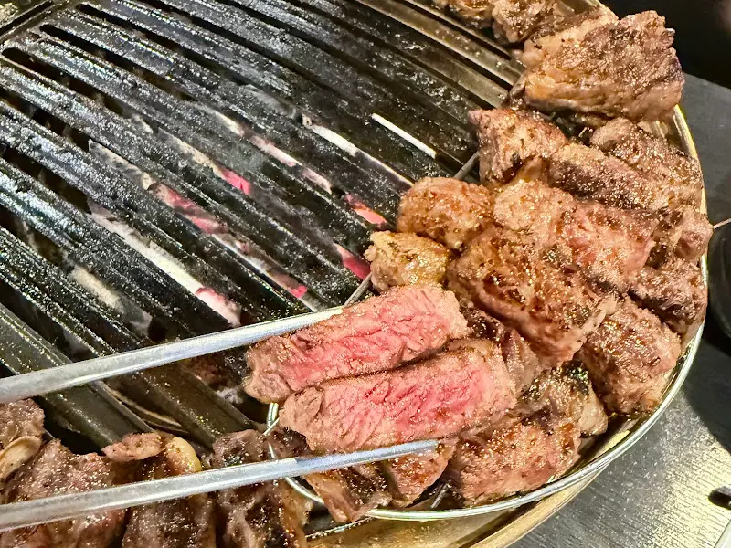 노릇하게 구워진 우대갈비