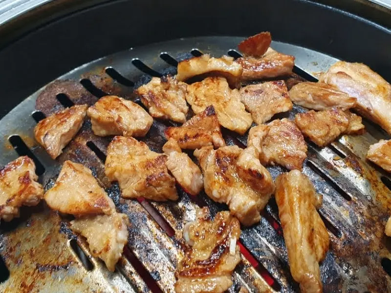 구워진 돼지갈비