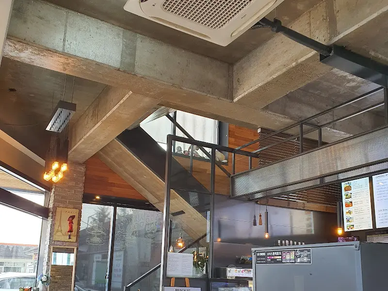 나다움 2층 공간