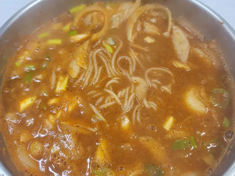 어죽 안에 들어있는 면발