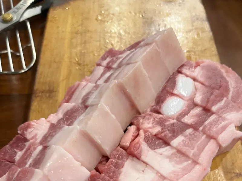 먹기 좋게 잘린 삼겹살