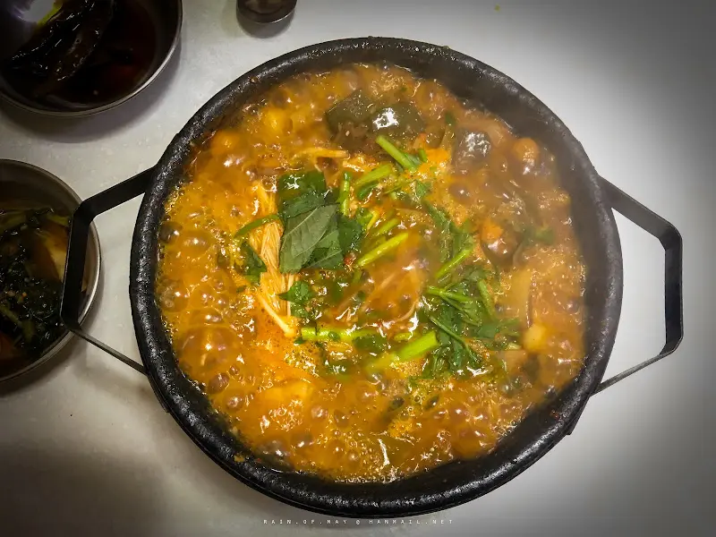 매운탕 한 상 차림