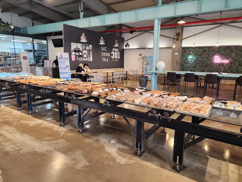 STEEL301 베이커리 코너