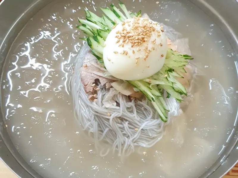 물냉면 비주얼