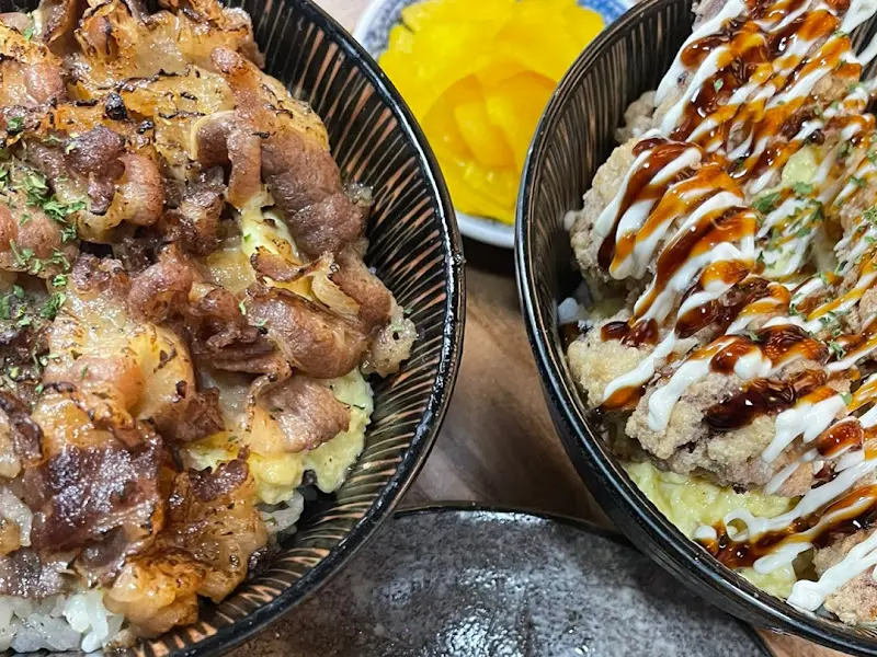 규동과 치킨 가라아게 덮밥