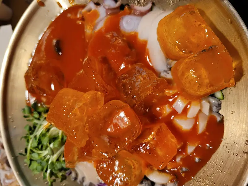 싱싱한 해산물이 듬뿍 들어간 해물탕