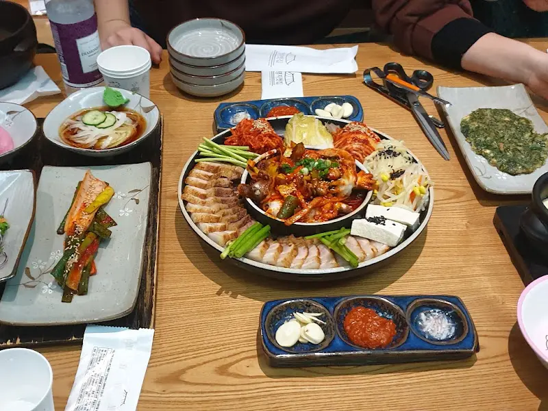 푸짐한 보쌈 한 상 차림