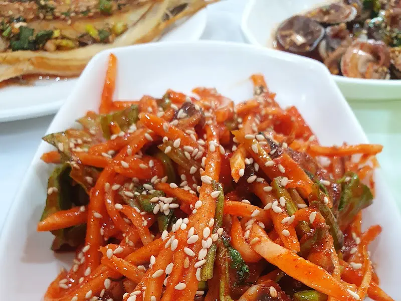 매콤달콤한 꼬막무침의 클로즈업