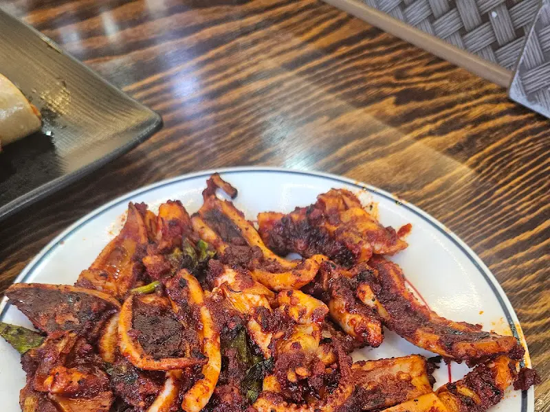 불맛이 느껴지는 오징어 불고기