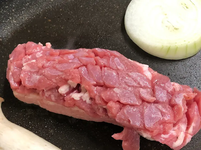 두툼한 통삼겹살