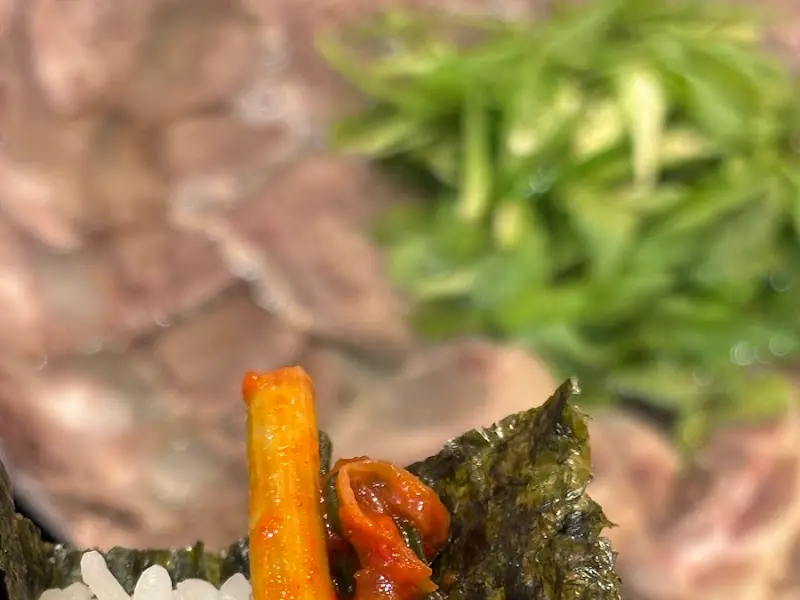 환상적인 김치, 김, 밥의 조합