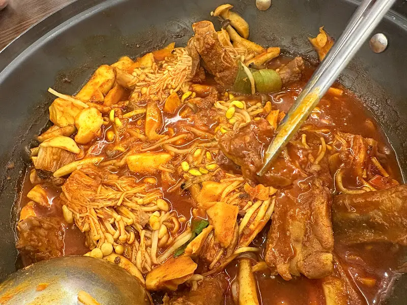 매콤한 등갈비찜