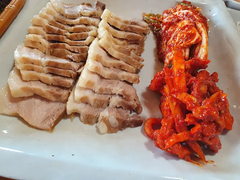 윤기가 흐르는 보쌈