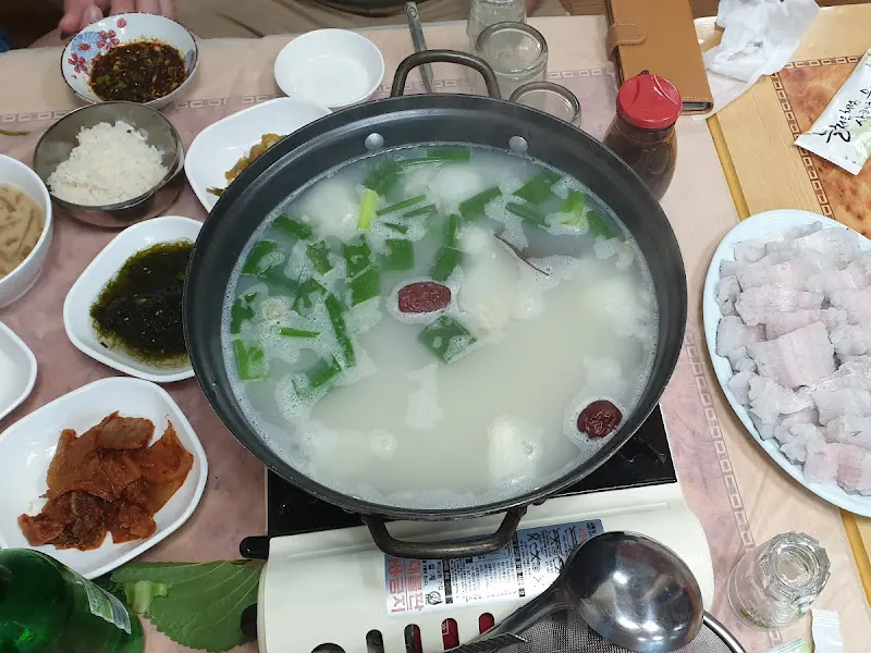 갯장어 샤브샤브 끓는 모습