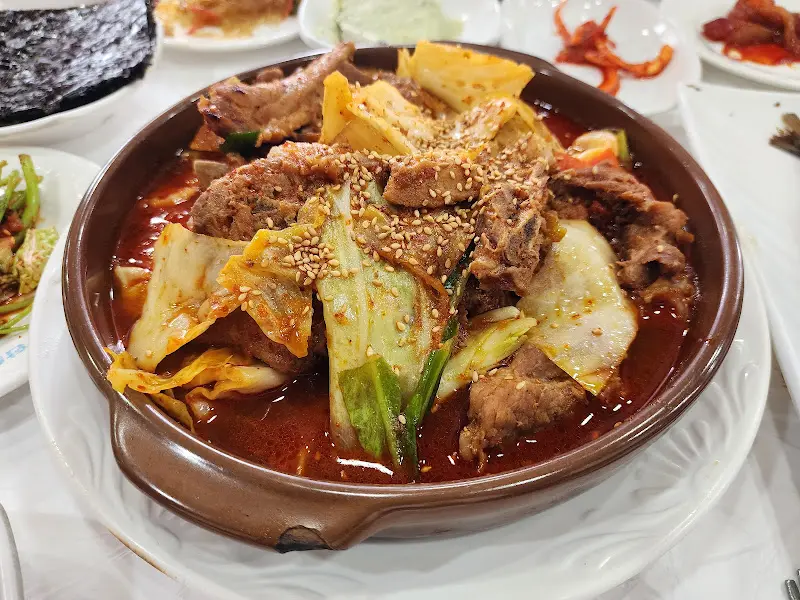 푸짐한 매운갈비찜