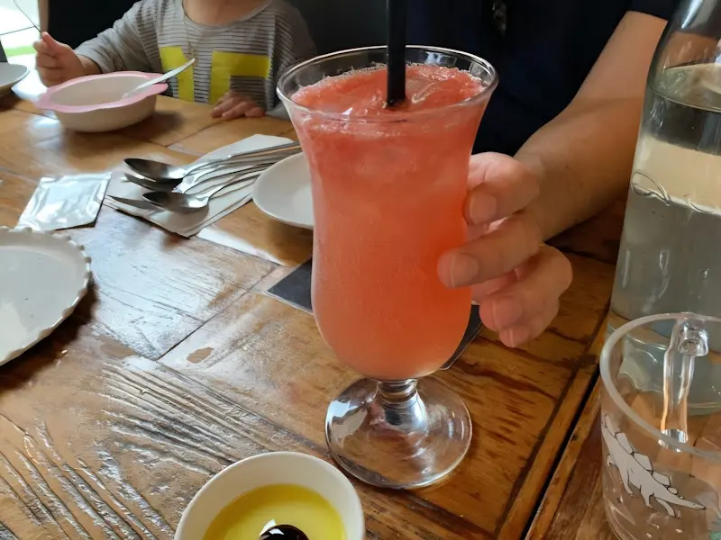 테이블에 놓인 음료