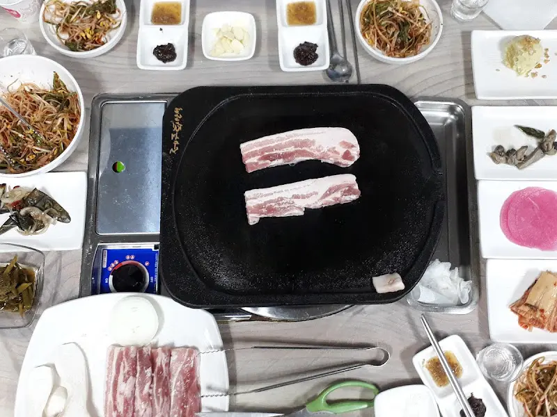 쫄갈비와 푸짐한 밑반찬