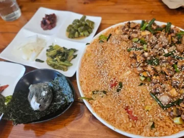 행궁의 그림자를 품은, 수원 송연에서 맛보는 한식의 깊은 여운