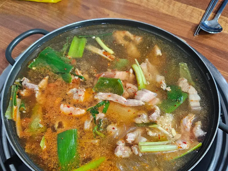 돼지찌개의 얼큰한 국물