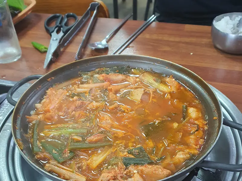 와촌식육식당 내부