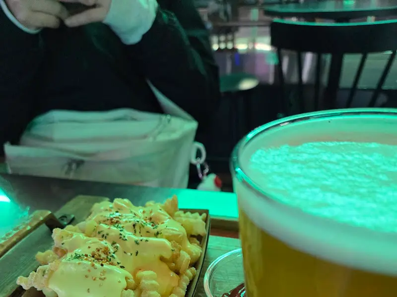 맥주와 감자튀김