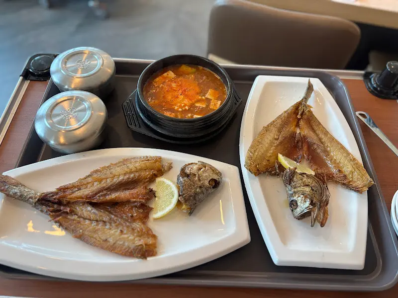 생선 구이 한 상 차림