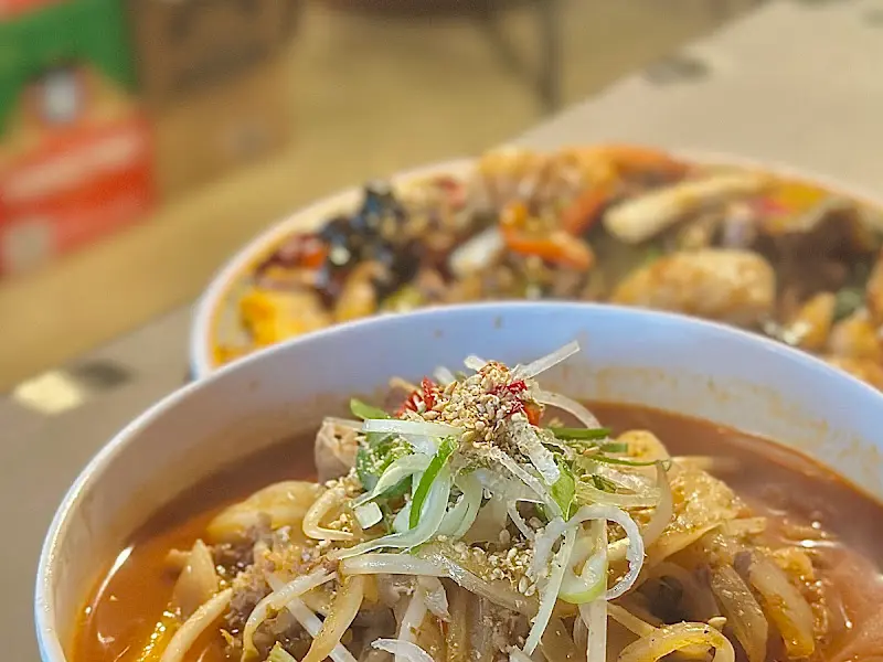 푸짐한 해산물이 들어간 짬뽕