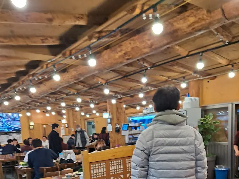 황금정원 식당 내부