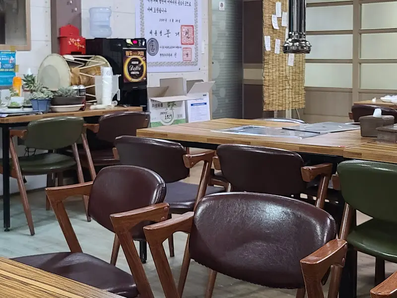 깔끔하고 편안한 내부 공간