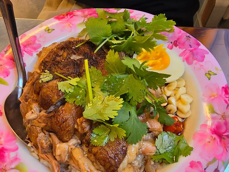 카오카무 족발덮밥 근접 사진