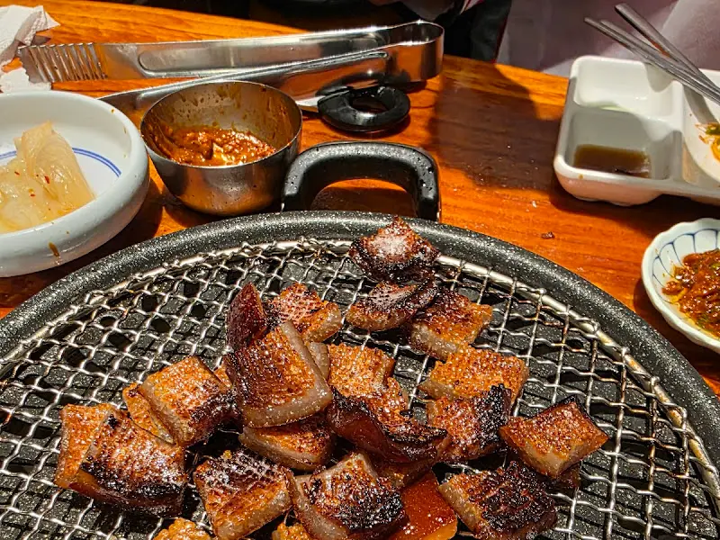 잘 구워진 껍데기 단면