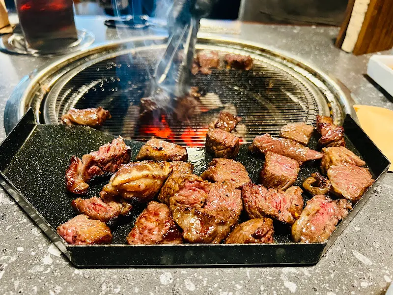 잘 구워진 우대갈비 조각