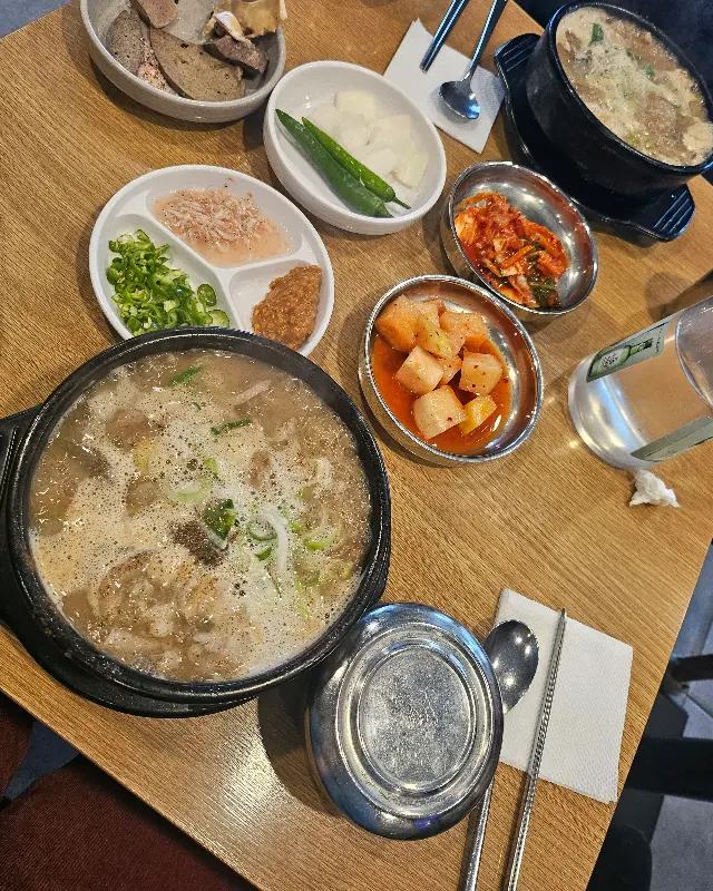 만복순대국 기본 상차림