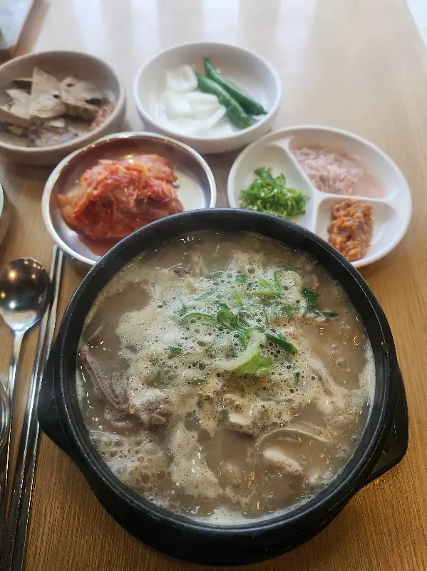 만복순대국 맛깔나는 순대국