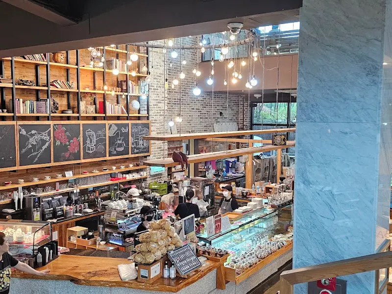 1층 카운터 전경