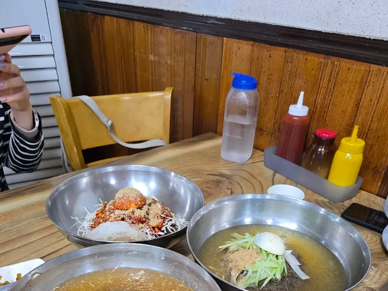 물냉면, 비빔냉면