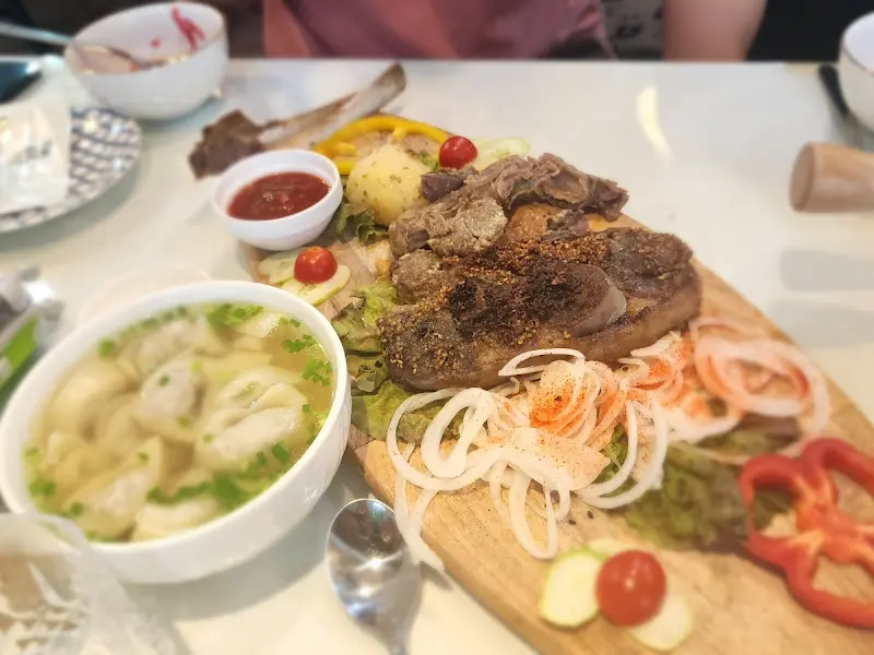 푸짐한 양고기 스테이크