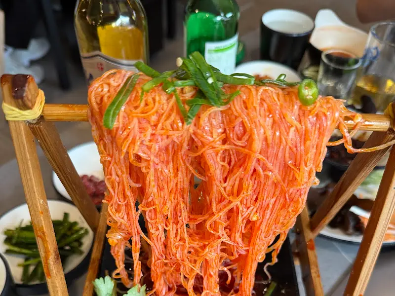 폭포처럼 쏟아지는 듯한 비주얼의 폭포실감자