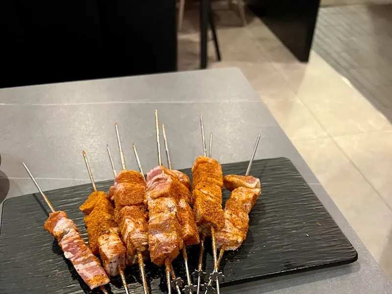 독특한 비주얼과 매콤달콤한 맛이 일품인 폭포실감자