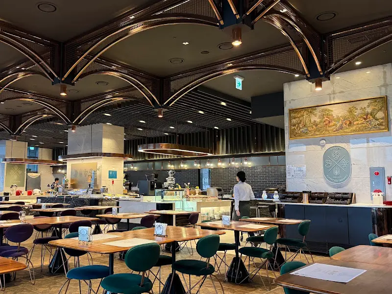 알리아농 내부 전경