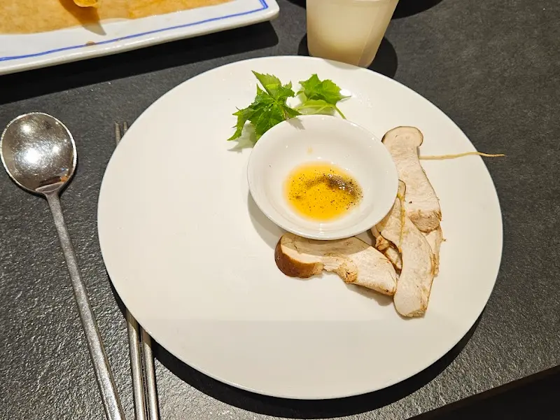 청담추어정의 정갈한 상차림