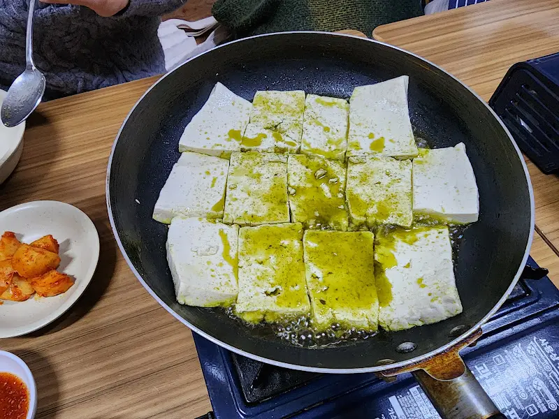 두부 굽는 모습