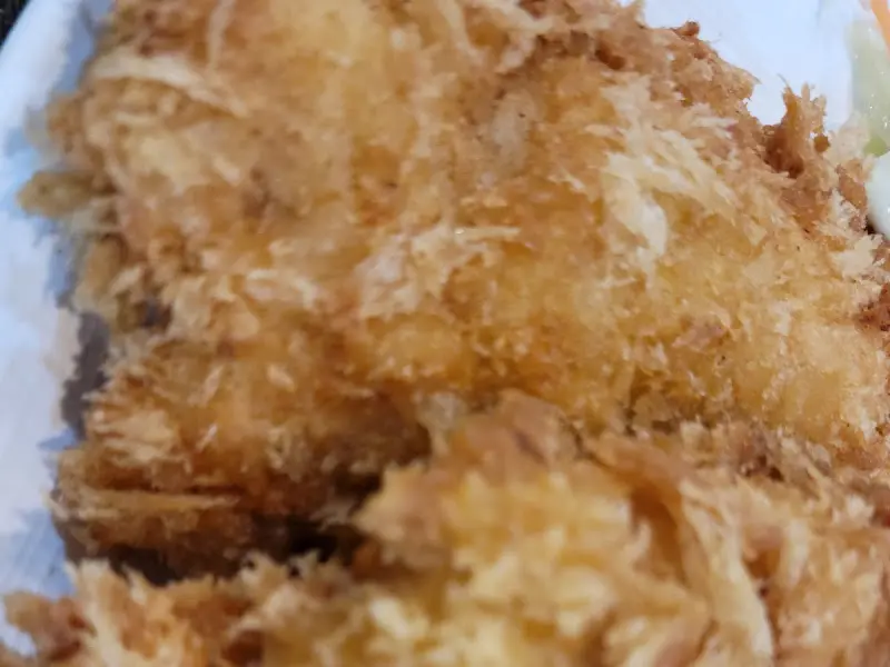 겉은 바삭하고 속은 촉촉한 아구 돈가스