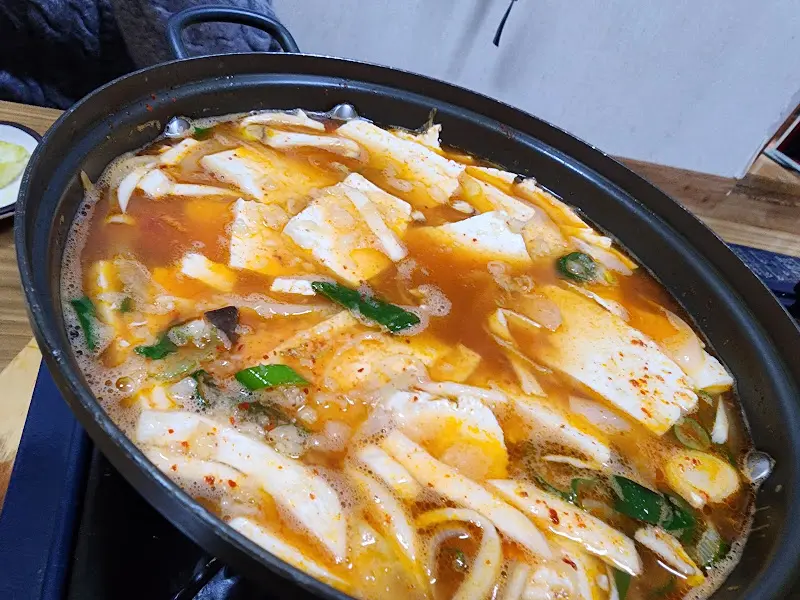보글보글 두부찌개