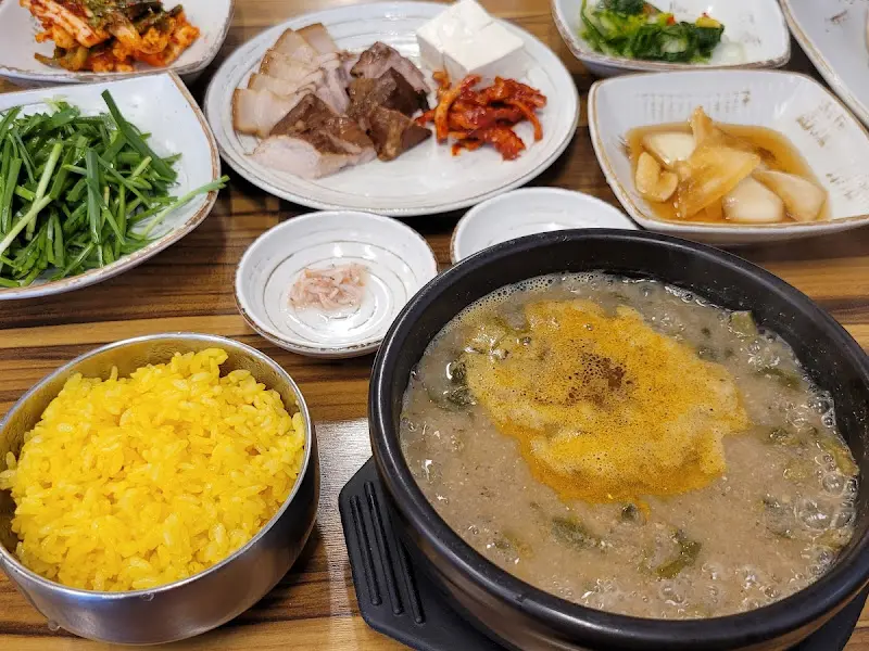 상황추어탕과 기본찬