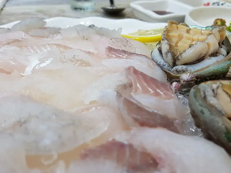 선비촌 자연산 회의 신선한 자태