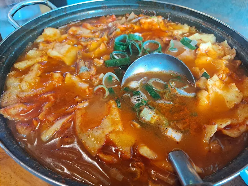 민물새우탕과 수제비