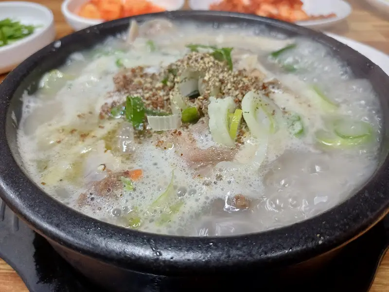 보글보글 끓는 순대국