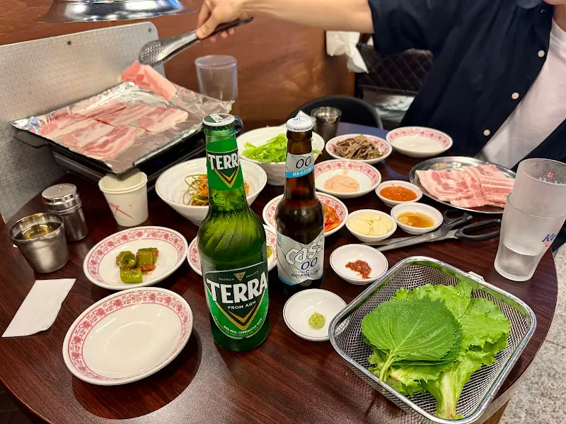 냉삼과 환상의 궁합을 자랑하는 비빔국수